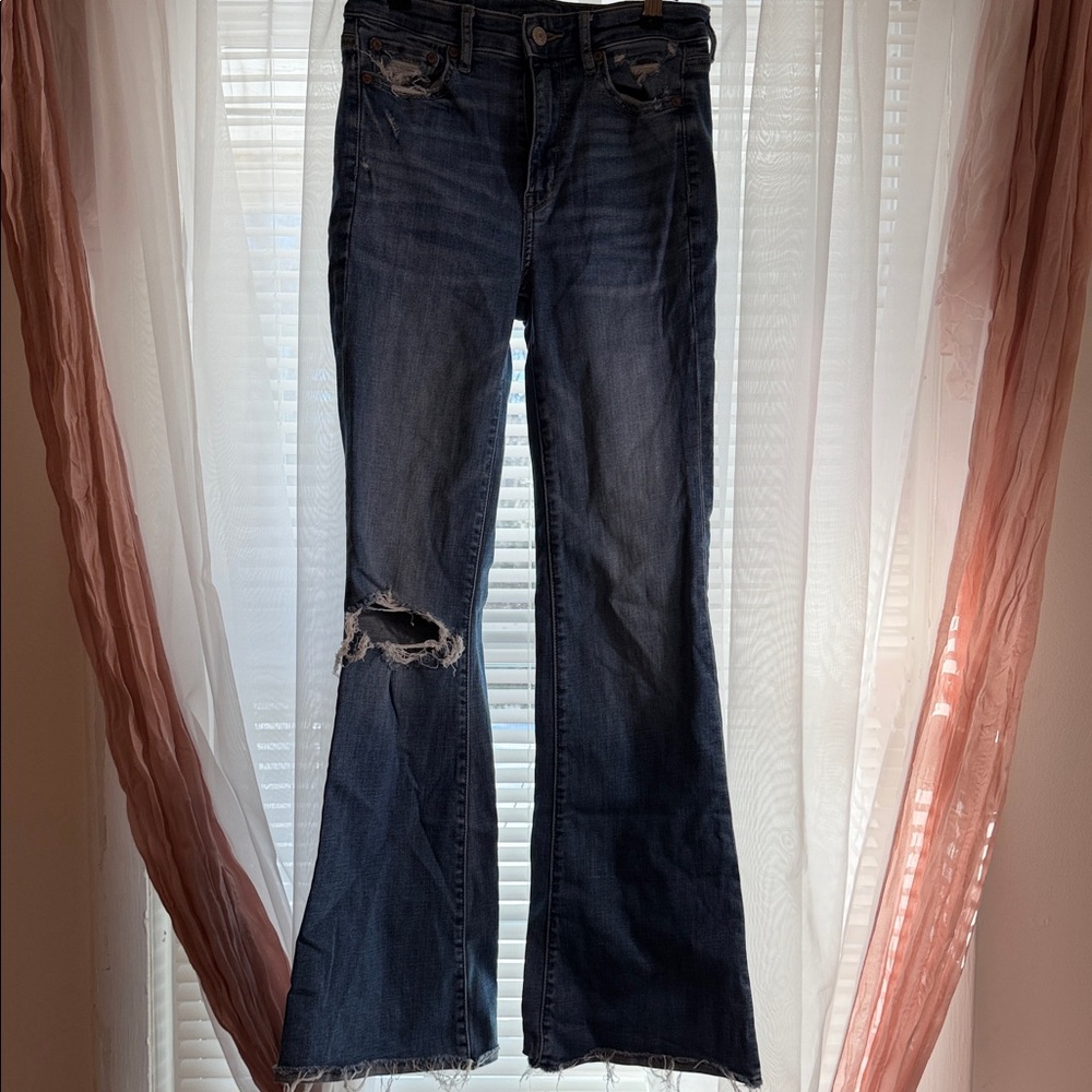 American Eagle - Women's Distressed Jeans - flare- high rise - medium/light wash